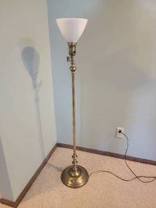 lot 20 image: Swingarm Torchier Floor Lamp