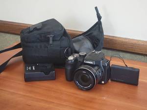 lot 51 image: Lumix Digital SLR Camera Model DMC-FZ200 with Case