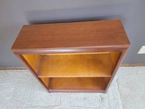 lot 57 image: Classic 2 Shelf Half Bookcase