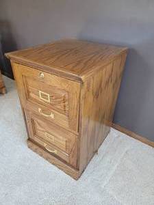 lot 58 image: Oak Two Drawer Filing Cabinet