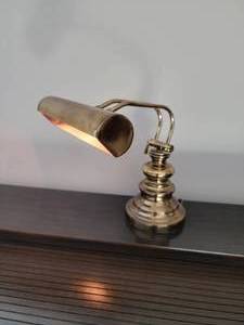 lot 32 image: Vintage Brass Desk Lamp
