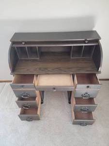 lot 33 image: Student Rolltop Desk