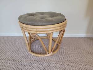 lot 36 image: Rattan Drum Style Footrest