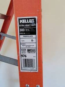 lot 81 image: Fiberglass 6 Foot ladder