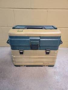 lot 102 image: Fishing Tackle Large Group B