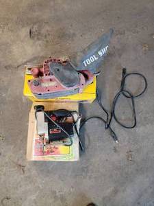 lot 129 image: Corded Scroll Saw & Belt Sander