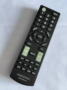 lot 108 image: Insignia 332 Inch Led TV with Remote
