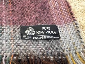 lot 112 image: Vintage Vibrant Wool Blanket