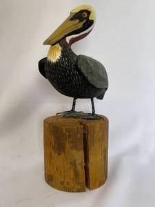 lot 146 image: Hand Carved and Painted Pelican On a Post