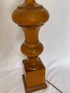lot 147 image: Vintage Dual Socket Wooden Table Lamp