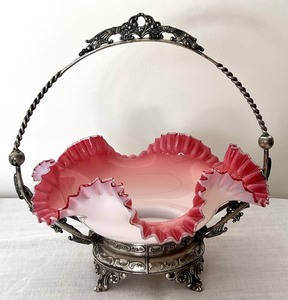 lot 41 image: Antique Victorian Ruffled Bridal Basket