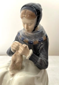 lot 201 image: Jens Peter Dahl Jensen #1317 Porcelain Figurine