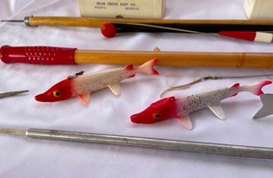 lot 171 image: Vintage Ice Fishing Lot
