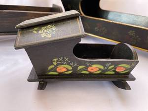 lot 195 image: Assorted Vintage Doll Cradles
