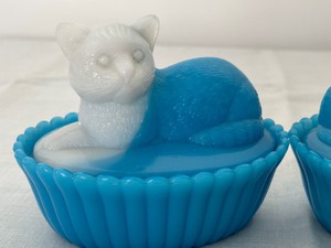 lot 80 image: Vintage West Moreland Milk Glass Cat on Nest Candy Dish &  Vintage West Moreland Milk Glass Dog on Nest Candy Dish