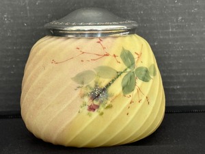 lot 13 image: Antique Mount Washington Milano Glass Biscuit Jar