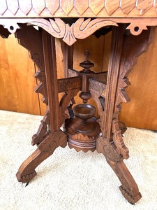 lot 114 image: Antique Victorian Eastlake Walnut Parlor Table with Marble Top