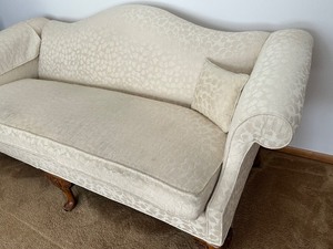 lot 300 image: Vintage Thomasville Upholstered Sofa