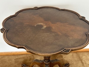 lot 91 image: Vintage 1930s Mahogany Scalloped Edge Pedestal Table