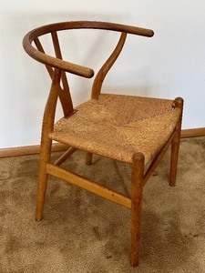 lot 6 image: Mid Century Modern Hans Wegner Wishbone Chair