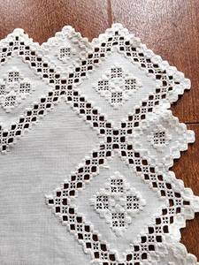lot 305 image: Lovely Hardanger Linen