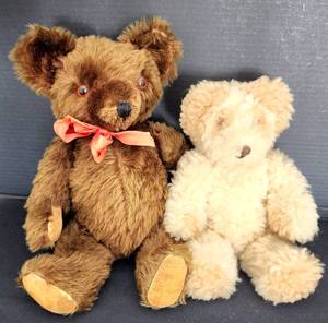 lot 318 image: Pair of Vintage Plush Bears