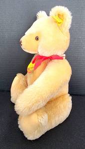 lot 322 image: Wonderful Steiff Teddy Bear 020136