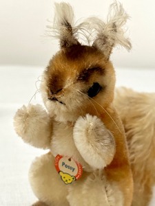 lot 343 image: Cute Vintage Steiff Possy Squirrel
