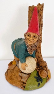 lot 262 image: Tom Clark Gnome Figurines