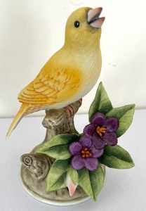 lot 270 image: Collection of Vintage Bird Figurines