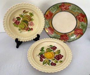 lot 274 image: Grouping of Vintage Glassware and Silver Plate Items
