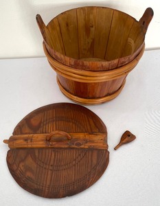 lot 281 image: Vintage Bentwood Bucket with Lid