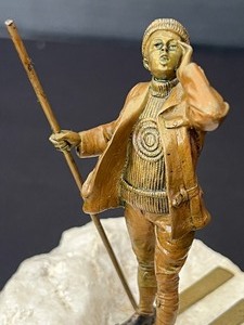 lot 16 image: Vintage Bronze Skier Figurine