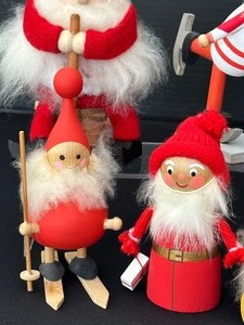 lot 383 image: Collection of Swedish Figurines