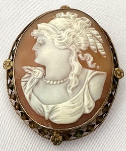 lot 396 image: Vintage Gold Filled Cameo