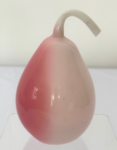 lot 406 image: Antique Peach Blow Blown Glass Pear Figurine