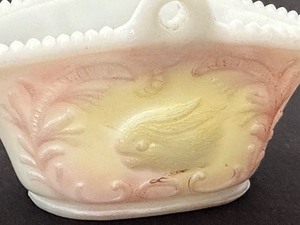 lot 419 image: Vintage Milk Glass Basket Match Holder