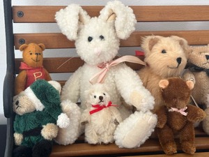 lot 419A image: Fun Doll Bench with Stuffed Figurines