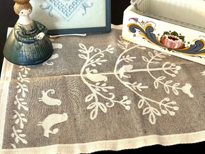 lot 422 image: Lovely Scandinavian Decorative Items