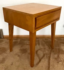 lot 183 image: Vintage Conant Ball Nightstand