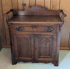 lot 35 image: Antique Victorian Walnut Washstand with Carved Grape Drawer Pulls