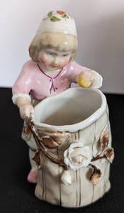 lot 212 image: Victorian Fairing Porcelain Matchbook Holders