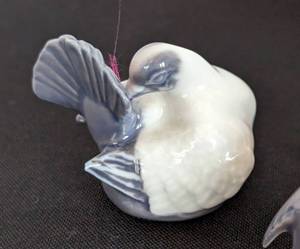 lot 215 image: Bing and Grndahl Porcelain Bird Figurines