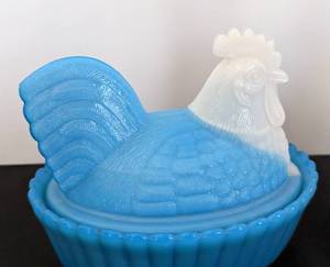 lot 230 image: Pair of Duo Colored Milk Glass Rooster on Nest Dishes