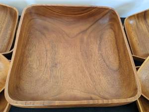 lot 233 image: Vintage Wood Serving Bowls