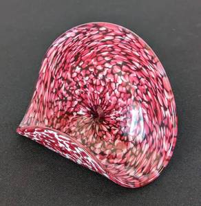 lot 239 image: Small Curved Art Glass Dish