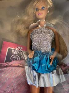 lot 6 image: 1986 Barbie #1737 in box