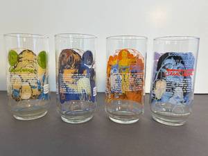 lot 16 image: set of 4 1977 Star Wars Burger King drinking glasses