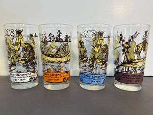 lot 17 image: set of 4 vintage Davy Crockett drinking glasses