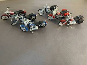 lot 19 image: 6 model Harley Davidson motorcycles, great condition